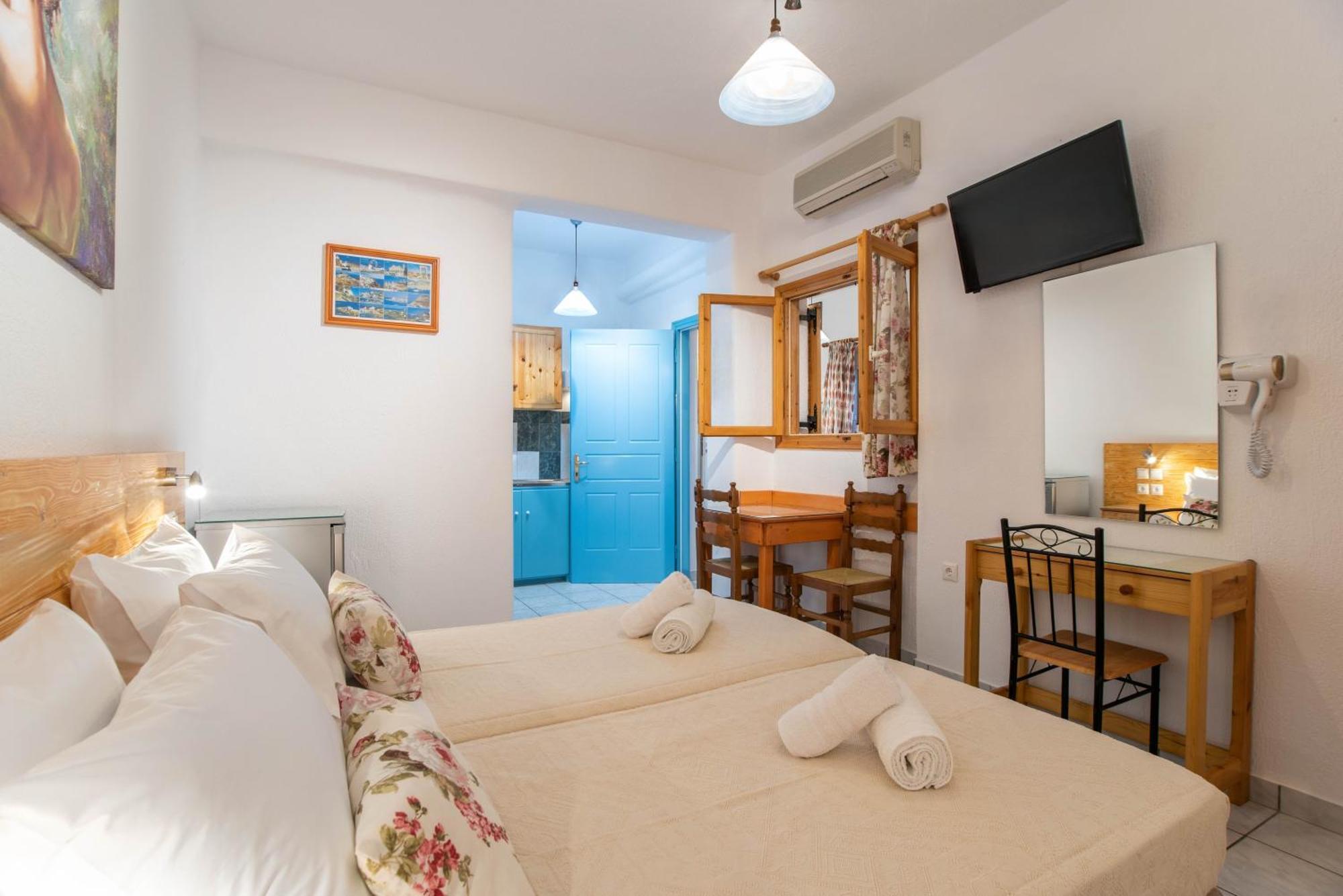 Kontaratos Studios & Apartments Páros 외부 사진