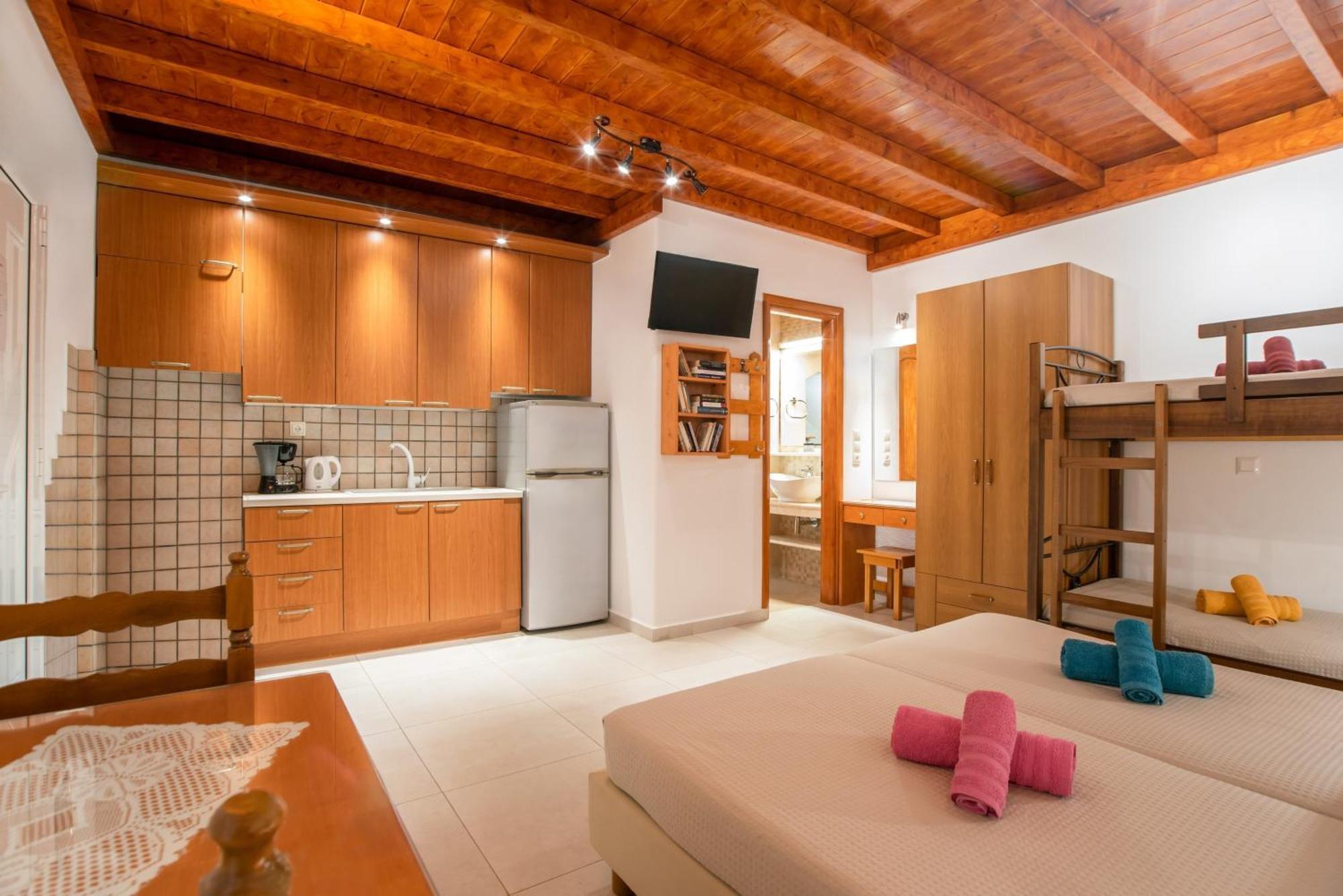 Kontaratos Studios & Apartments Páros 외부 사진